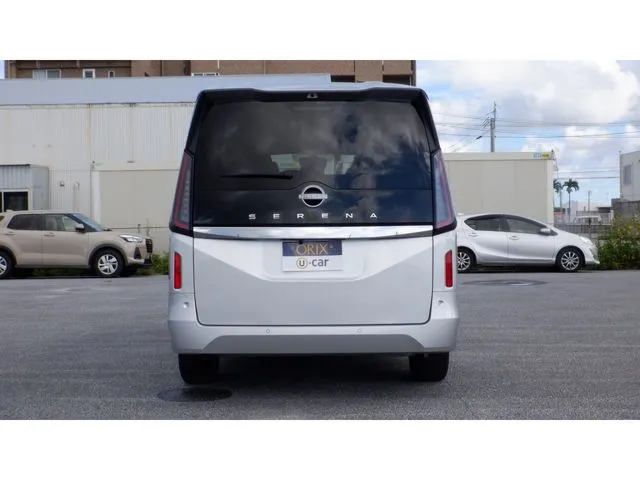 セレナ(ニッサン)の車両写真