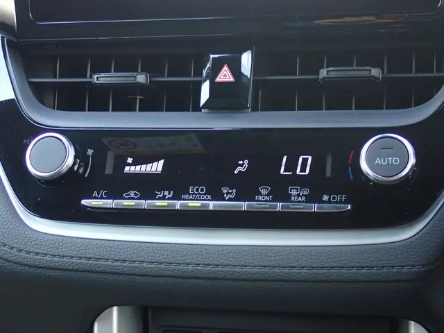 カローラクロス ハイブリッド(トヨタ)の車両写真