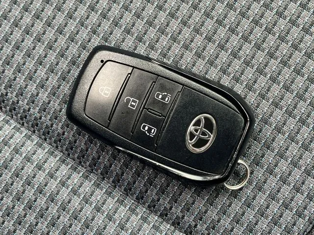 ノア 4WD(トヨタ)の車両写真
