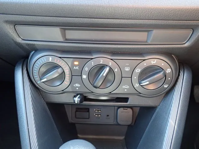 マツダ　ＭＡＺＤＡ２
