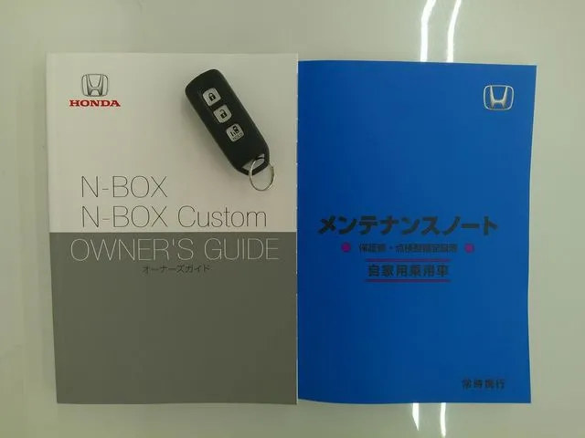 Ｎ　ＢＯＸ　カスタム　４ＷＤ（ホンダ）の車両写真