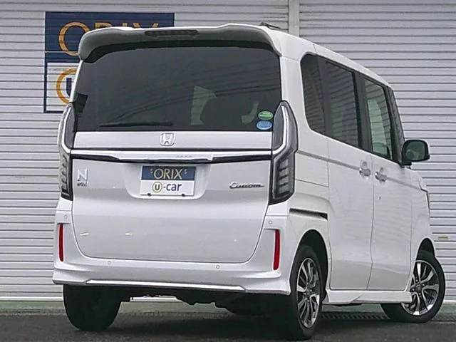 Ｎ　ＢＯＸ　カスタム　４ＷＤ（ホンダ）の車両写真
