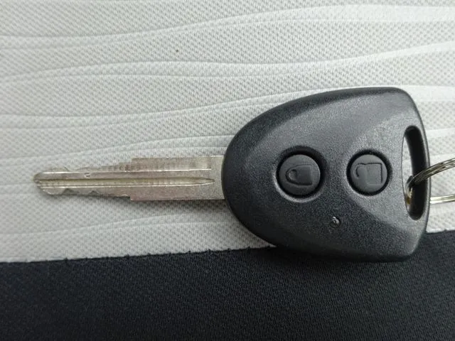 ミラ イース(ダイハツ)の車両写真