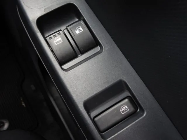 ミラ イース(ダイハツ)の車両写真