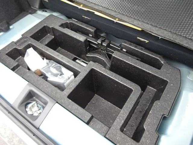 ミラ イース(ダイハツ)の車両写真