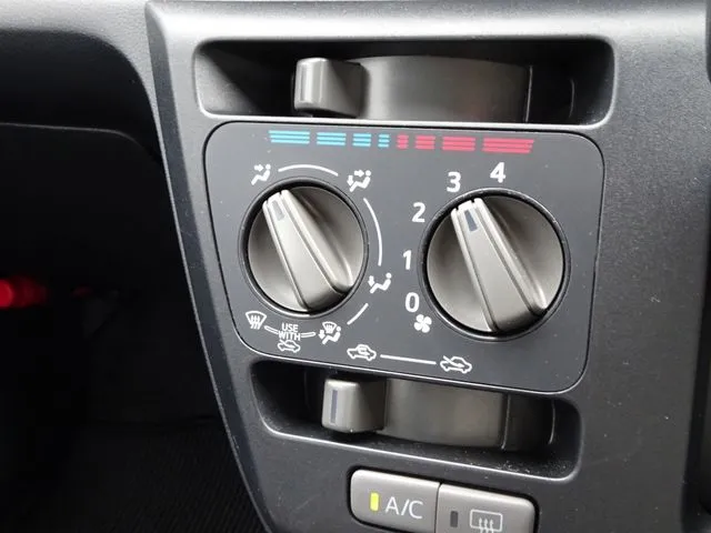 ミラ イース(ダイハツ)の車両写真