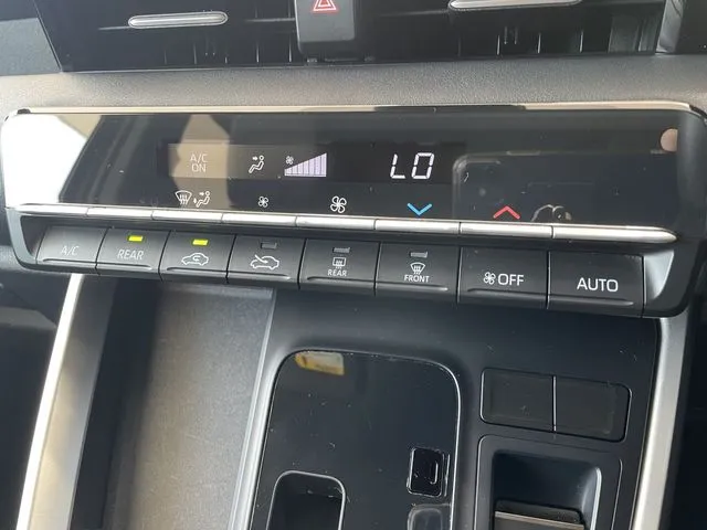 ヴォクシー(トヨタ)の車両写真