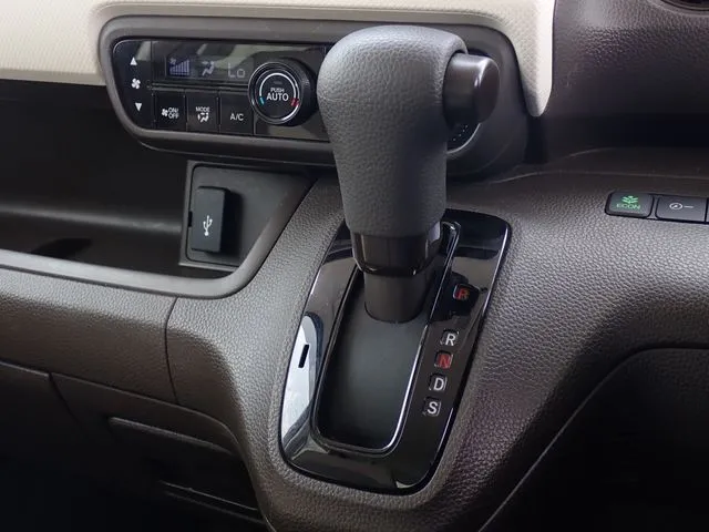 ホンダ　Ｎ　ＢＯＸ
