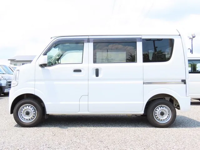 ＮＶ１００クリッパー（ニッサン）の車両写真