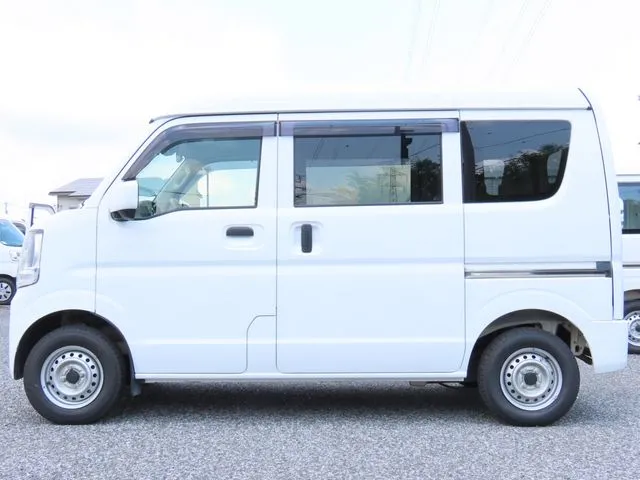 ＮＶ１００クリッパー（ニッサン）の車両写真