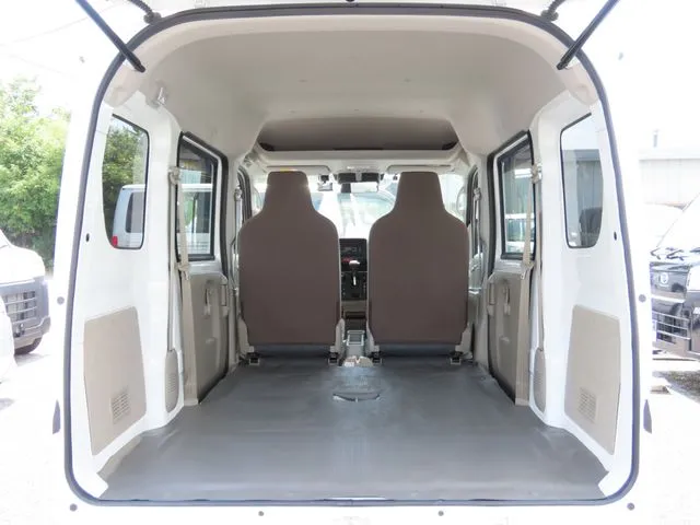 ＮＶ１００クリッパー（ニッサン）の車両写真