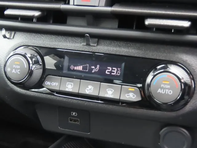ノート（ニッサン）の車両写真