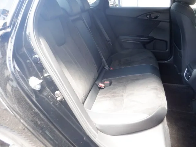 インサイト セダン(ホンダ)の車両写真