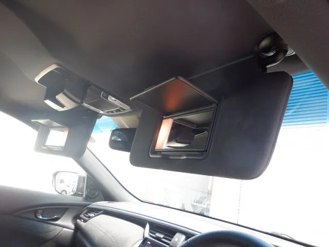 インサイト セダン(ホンダ)の車両写真