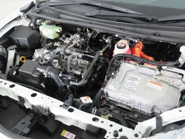 トヨタ　カローラフィールダー　ハイブリッド