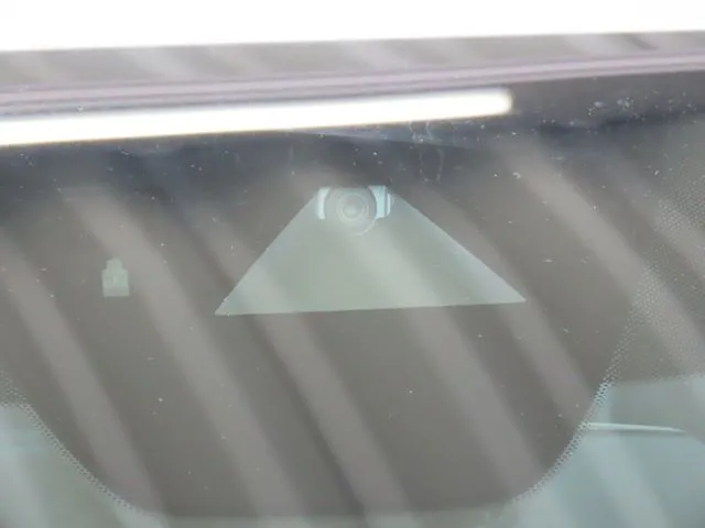 マツダ　ＭＡＺＤＡ３　セダン
