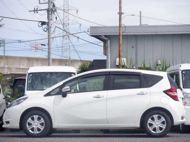 ノート（ニッサン）の車両写真