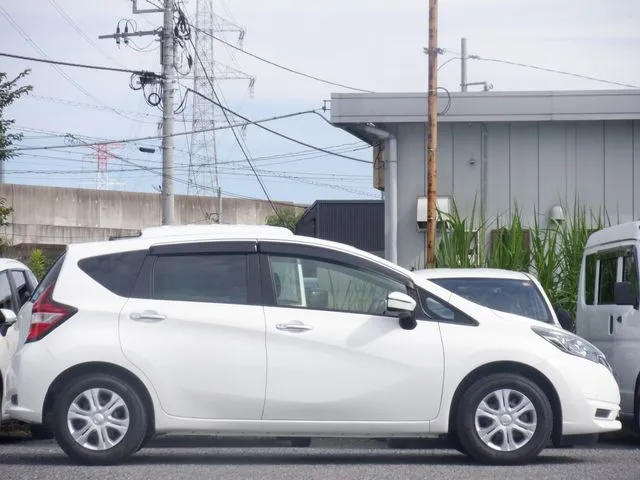 ノート（ニッサン）の車両写真