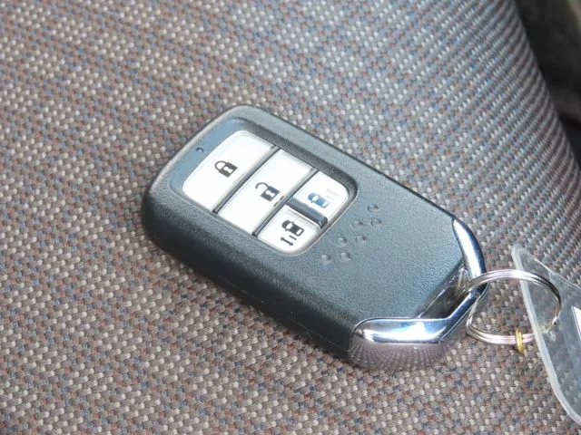 フリードプラス ハイブリッド(ホンダ)の車両写真