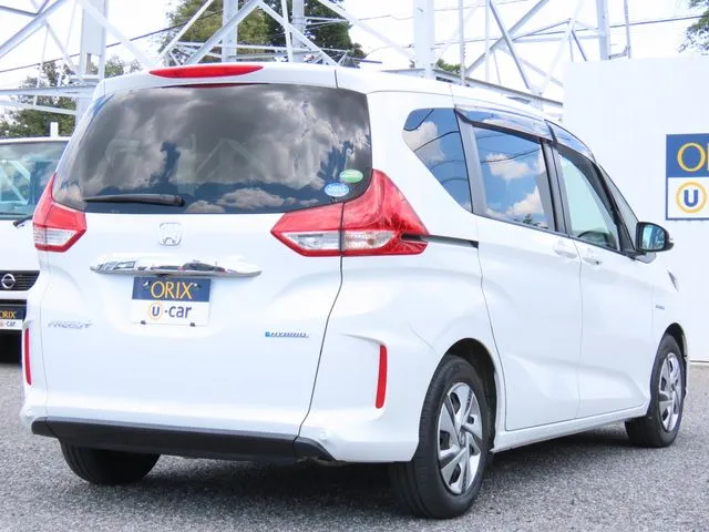 フリードプラス ハイブリッド(ホンダ)の車両写真