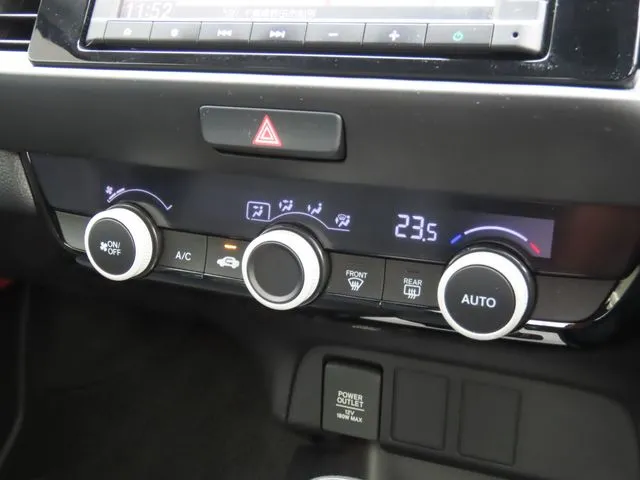 ホンダ　フィット　ｅ：ＨＥＶ