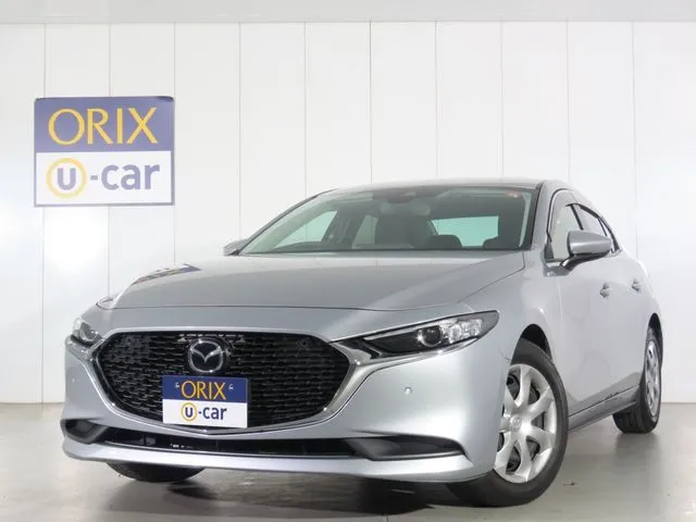 マツダ　ＭＡＺＤＡ３　セダン