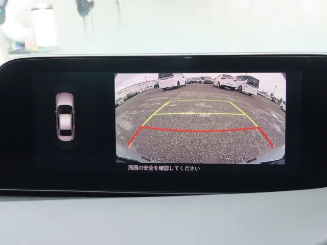 マツダ　ＭＡＺＤＡ３　セダン