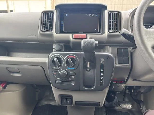 エブリイバン（スズキ）の車両写真