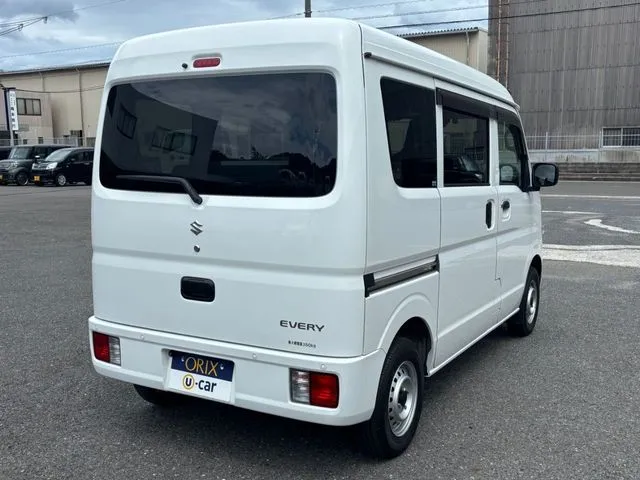 エブリイバン（スズキ）の車両写真