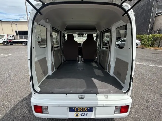 エブリイバン（スズキ）の車両写真