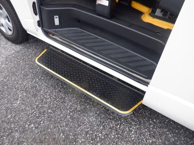 トヨタ　ハイエースバン　４ＷＤ