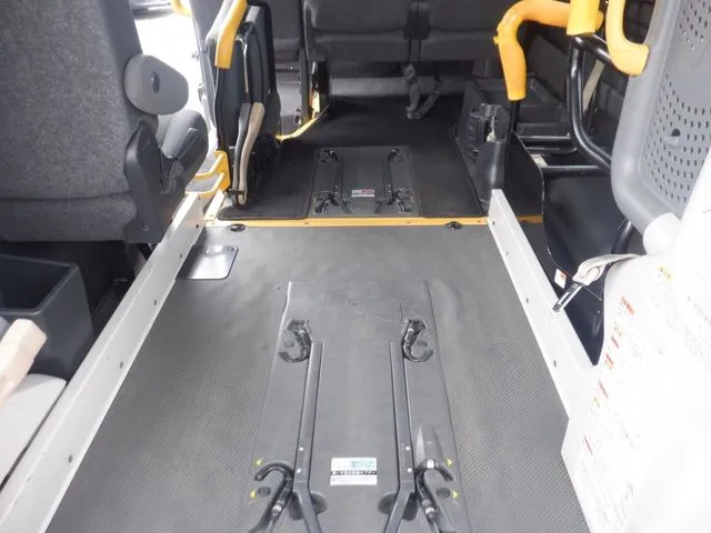 トヨタ　ハイエースバン　４ＷＤ