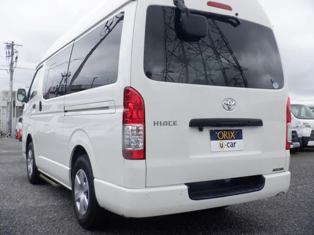 トヨタ　ハイエースバン　４ＷＤ