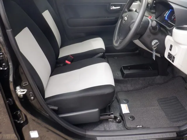 ミラ イース(ダイハツ)の車両写真
