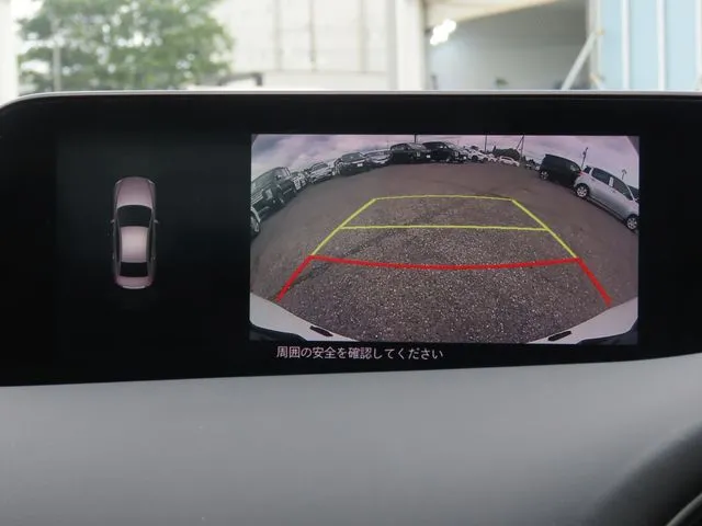 マツダ　ＭＡＺＤＡ３　セダン