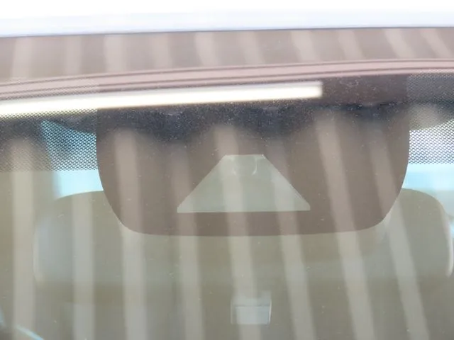 トヨタ　カローラ　セダン