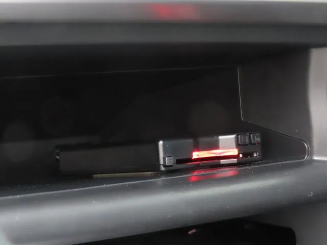ミツビシ　エクリプス　クロス　ＰＨＥＶ