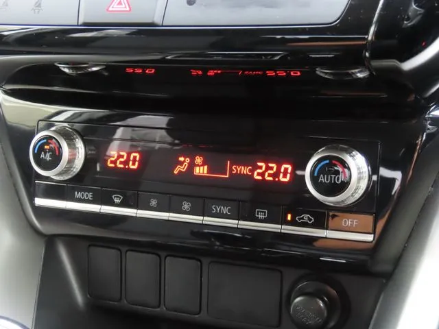 ミツビシ　エクリプス　クロス　ＰＨＥＶ