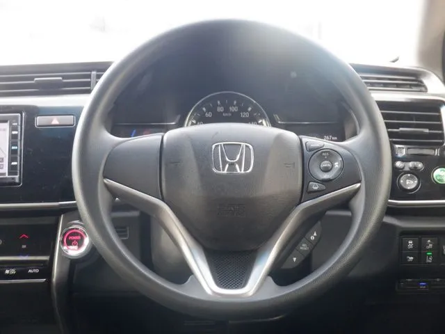 グレイス　ハイブリッド（ホンダ）の車両写真