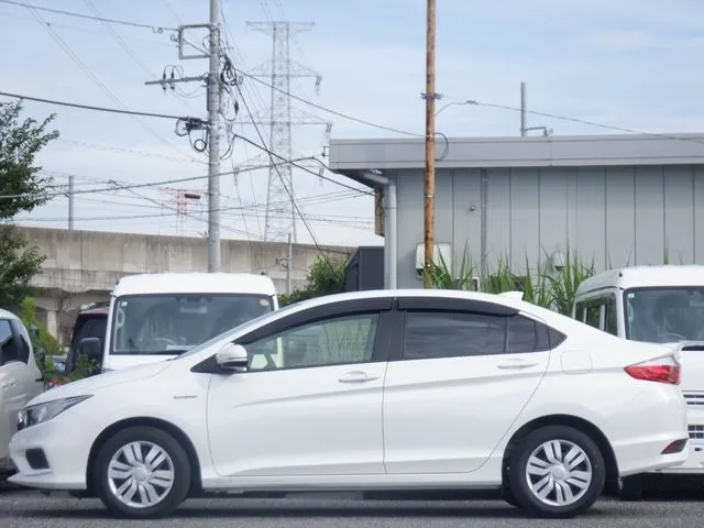 グレイス　ハイブリッド（ホンダ）の車両写真