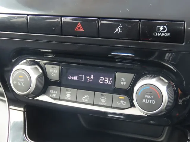 セレナ(ニッサン)の車両写真