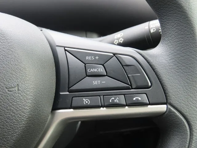 セレナ(ニッサン)の車両写真
