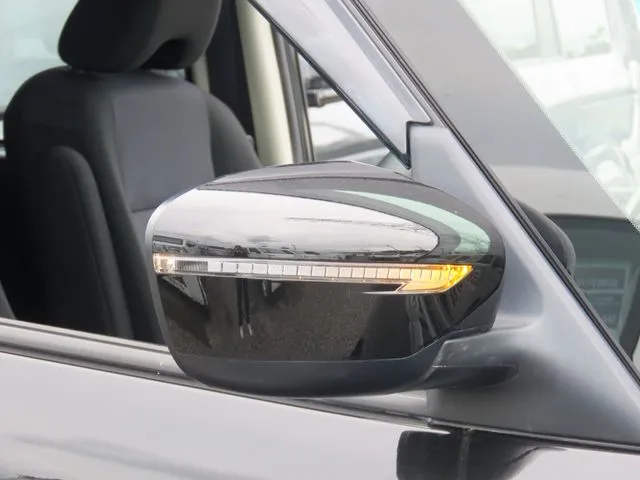セレナ(ニッサン)の車両写真