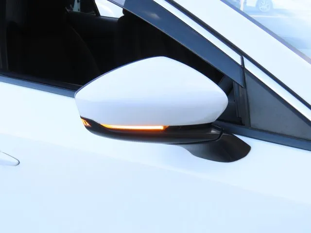 MAZDA3 セダン(マツダ)の車両写真