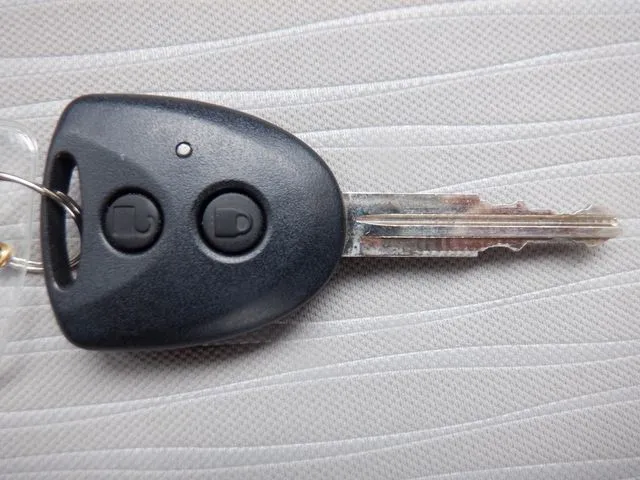 ミラ　イース（ダイハツ）の車両写真
