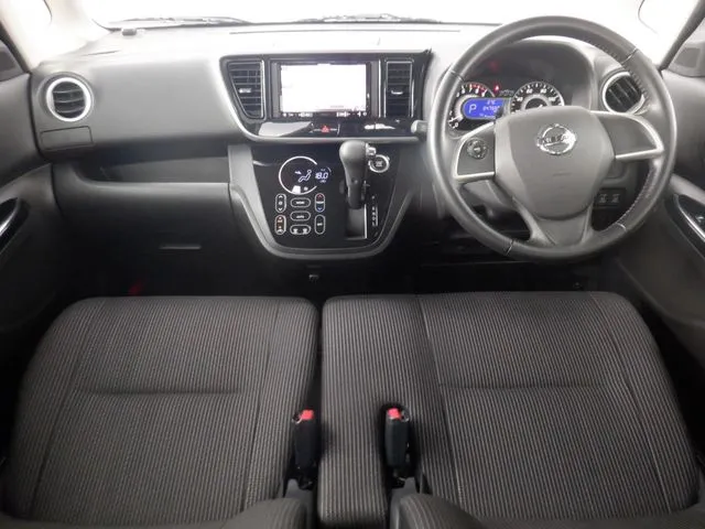 デイズ　ルークス（ニッサン）の車両写真