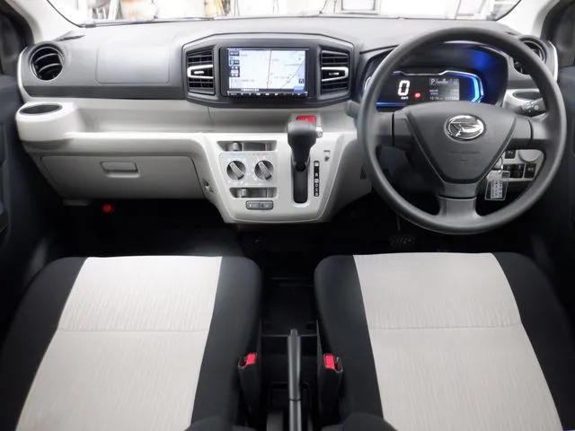 ミラ イース(ダイハツ)の車両写真