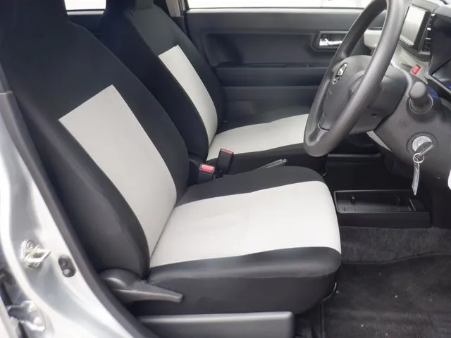 ミラ イース(ダイハツ)の車両写真