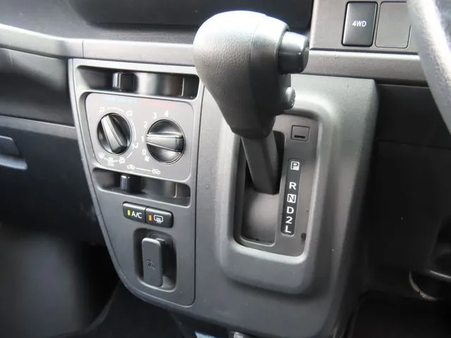 ハイゼットカーゴ 4WD(ダイハツ)の車両写真
