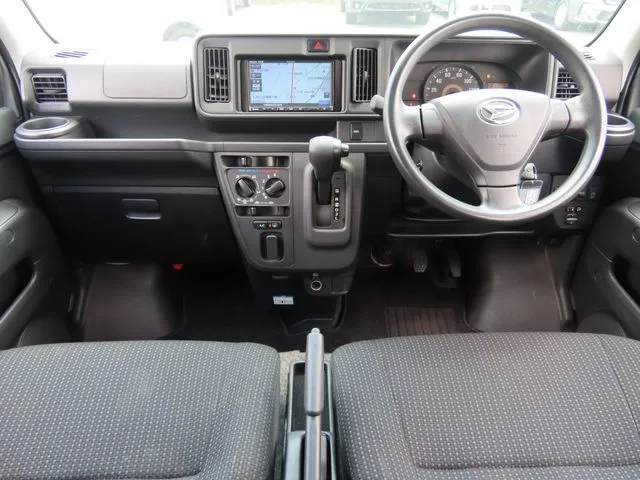 ハイゼットカーゴ 4WD(ダイハツ)の車両写真